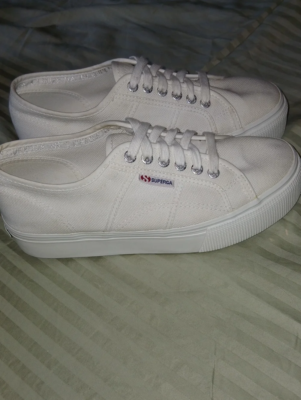 Superga Womens White Canvas Low-Top Platform Sneakers Sz: 8.5
